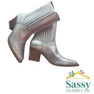 FOREVER 21 Y2K Statement Boots – Metallic Silver, Sz 7, NWT